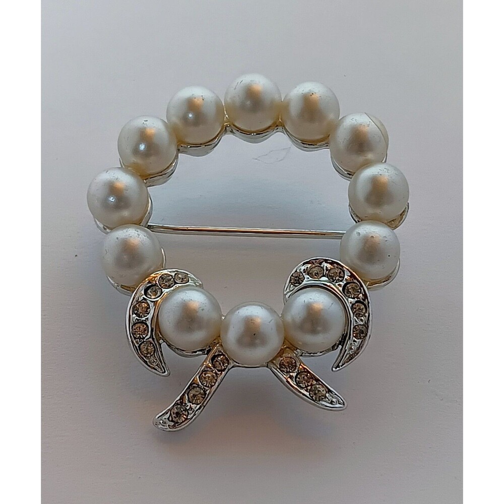 Vintage Silvertone Faux Pearl Rhinestone Wreath Brooch 2 1/4 in